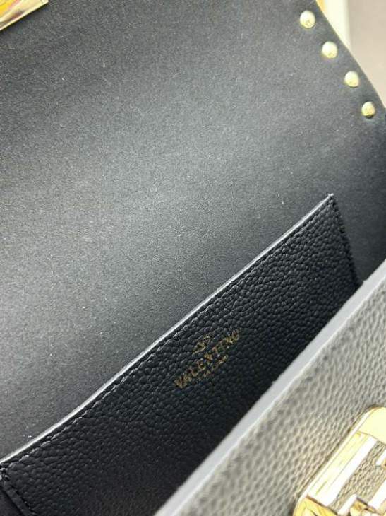Picture of Valentino Handbags _SKUfw197604486fw